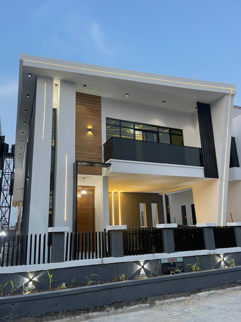 Fully Automated luxuriously laid 5 Bedroom Detached Duplex